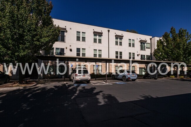 Building Photo - 3225 S 900 E