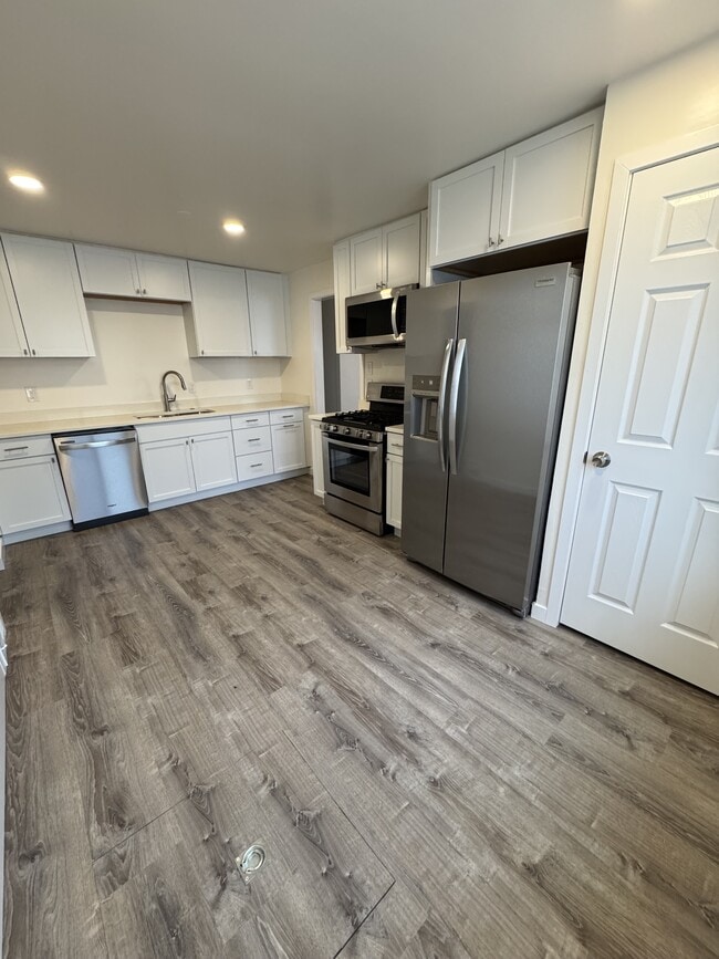 Building Photo - 359 S 320 W