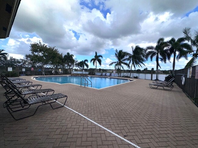 Building Photo - 4BD/3BA Single Family Home with Pool & Office/Den  ** Lawn Care & Pool Care Included **