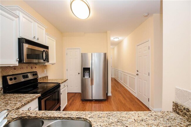 Building Photo - 3801 Thayer Trace