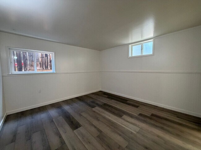 Building Photo - 622 S Kalmia St