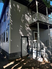 Building Photo - 310 Division St