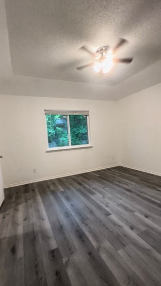 Building Photo - 2607 Isbella Dr