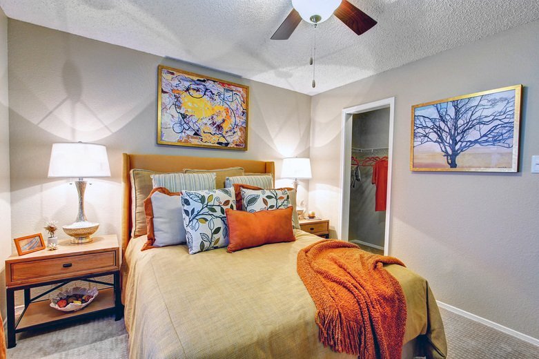 Building Photo - 2015 Cedar Bend Dr