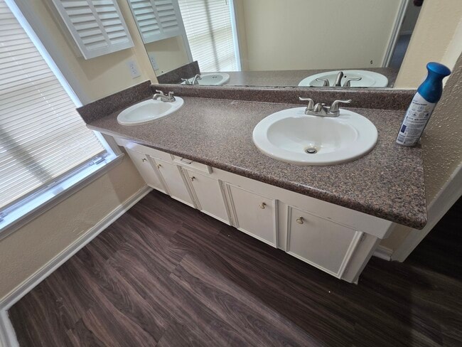 Building Photo - 9003 Haverstock Dr