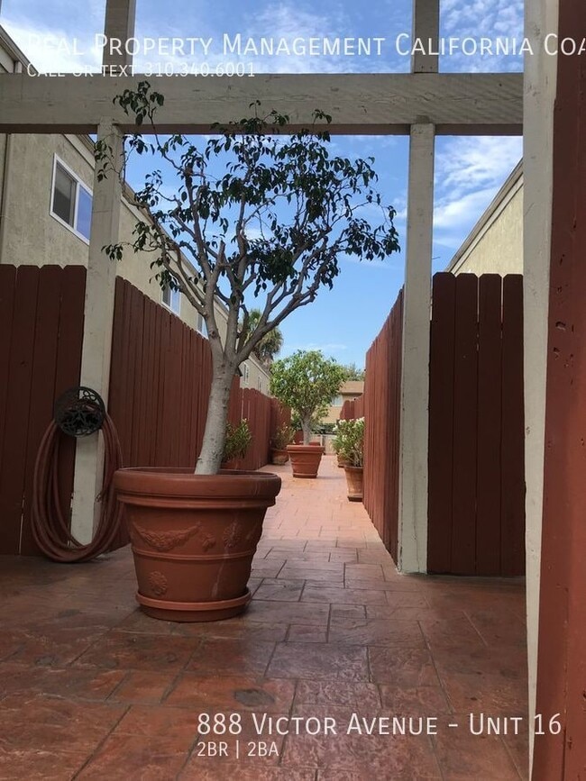 Building Photo - 888 Victor Ave