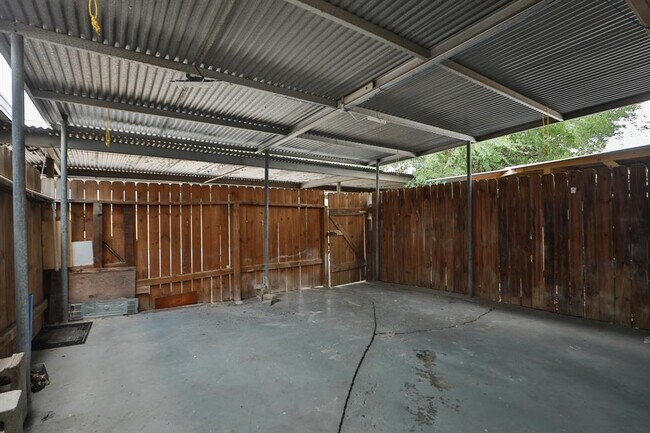 Building Photo - 8202 Fondren Rd