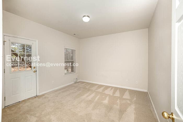 Building Photo - 322 Linden Park Ln