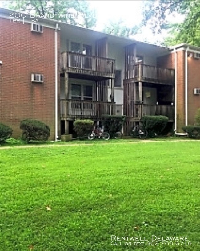 Primary Photo - Garden Club Apartments (800.00)