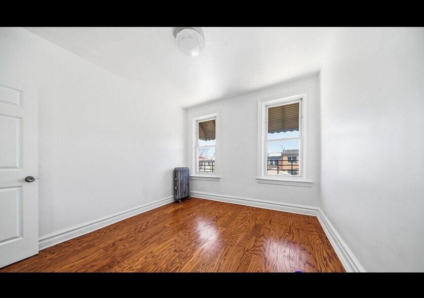 Building Photo - 40-15 155th St