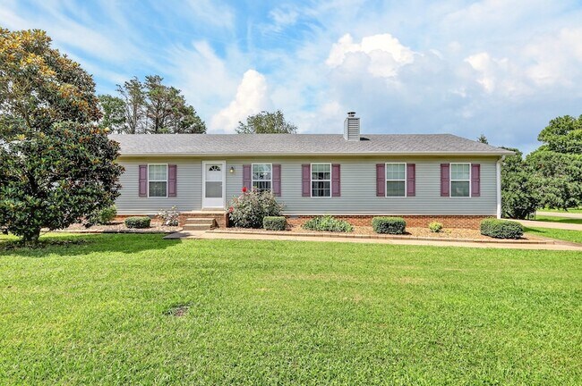 Building Photo - 2504 Angelyn Dr