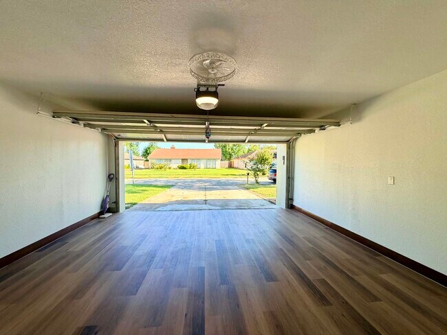 Building Photo - 10715 Carvel Ln