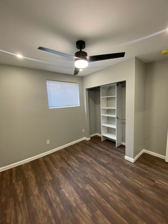 Building Photo - 1235 Summit St