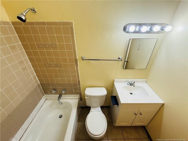 Building Photo - 923 Fiske Dr