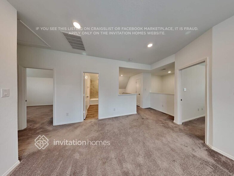 Building Photo - 752 Scenic Lake Dr