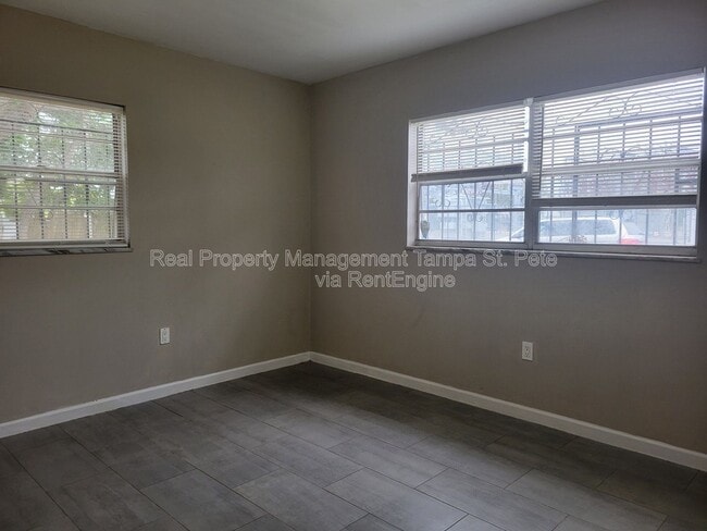 Building Photo - 3001 E Jean St