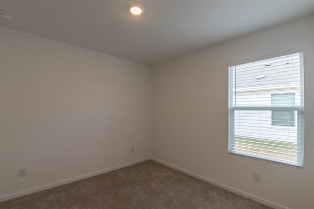 Building Photo - 1605 Parlier St