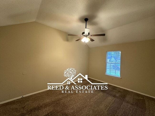 Building Photo - 3 Bedroom w/ fenced yard in Raleigh