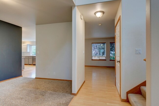 Building Photo - Stunning 4 Bedroom, 2.5 Bathroom Home With...