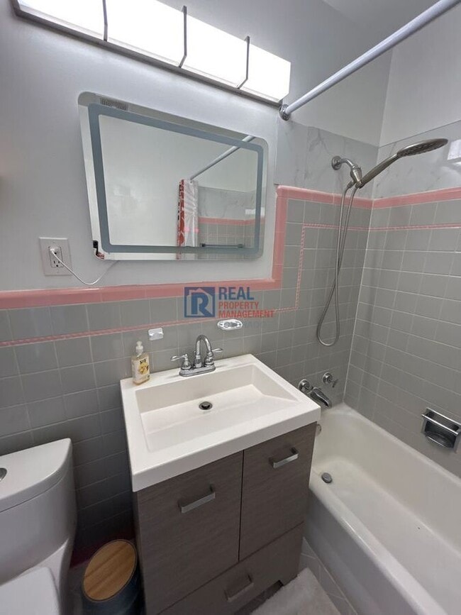 Building Photo - 1343 S Grant St