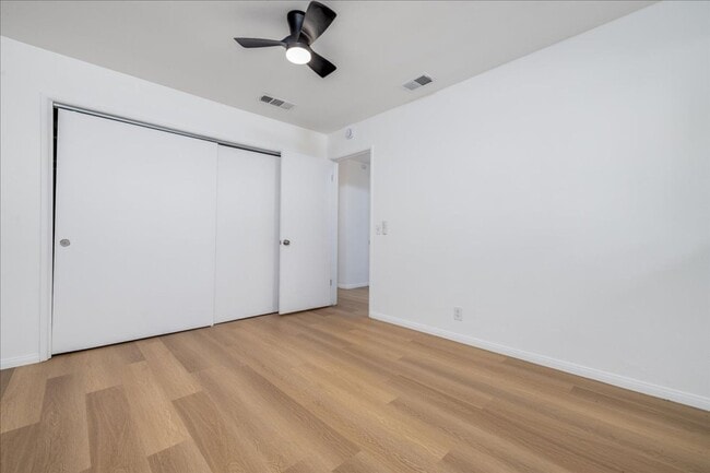 Building Photo - 44440 Acacia Dr