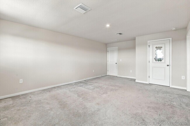 Building Photo - 484 Cherimoya St
