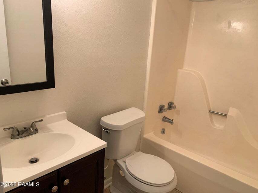 Building Photo - 220 Briarcliff Dr