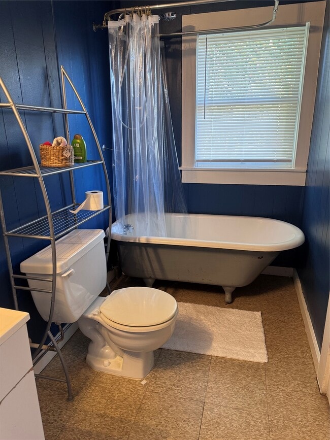 Building Photo - 308 E 23rd St