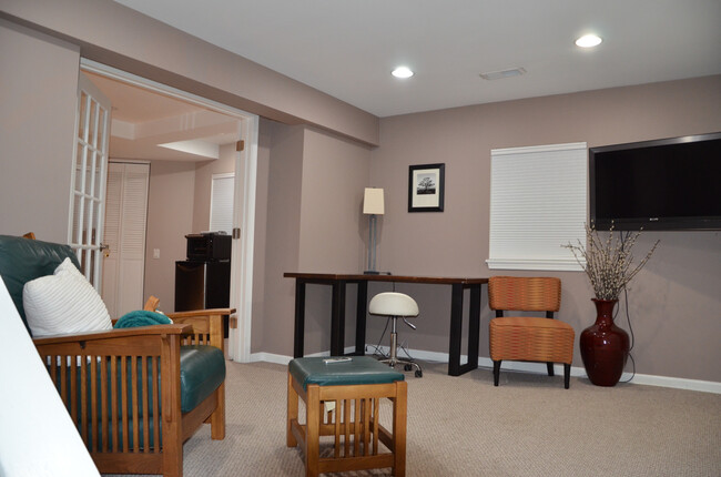 Building Photo - 459 Rock Hall Cir