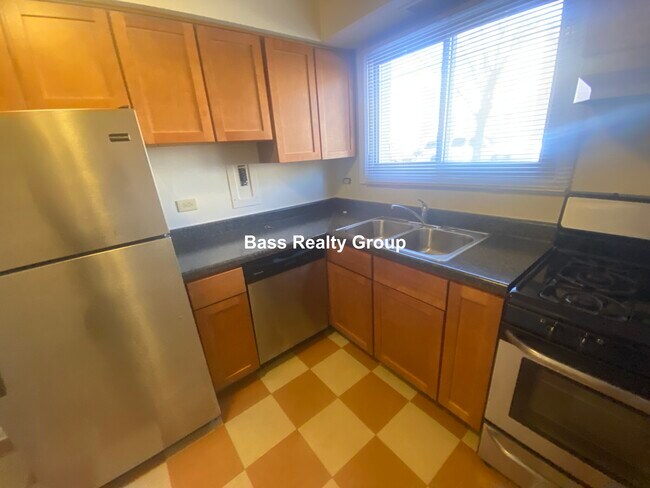 Building Photo - 810 Seward St