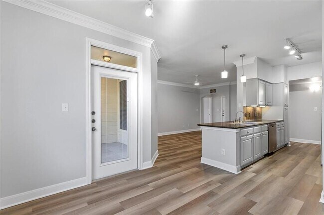 Building Photo - 7701 Rialto Blvd