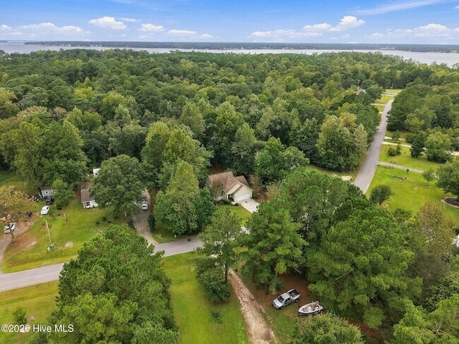 Building Photo - 118 Rolling Hill Dr
