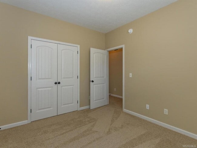 Building Photo - 9728 Silver Bell Ct