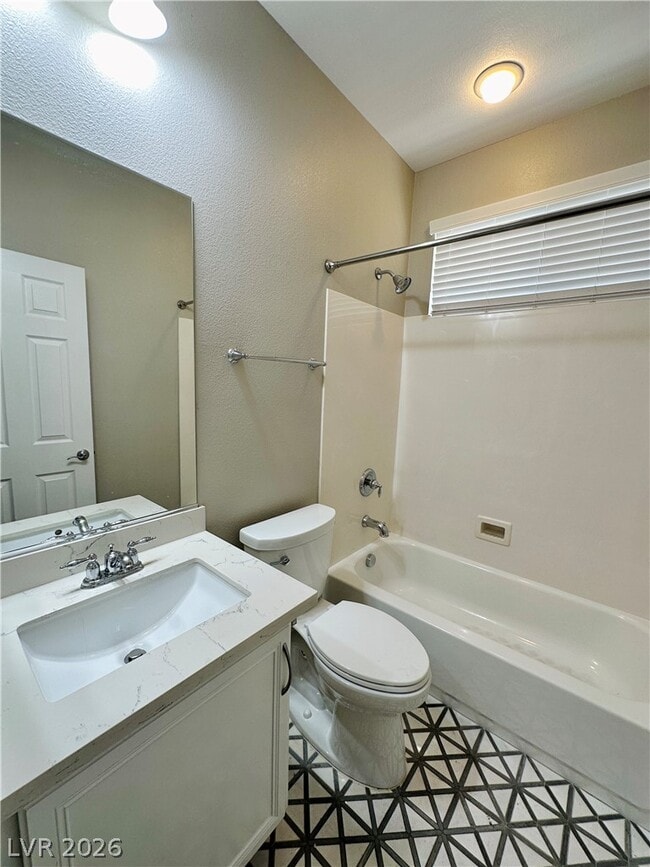 Building Photo - 956 Tafalla Ct