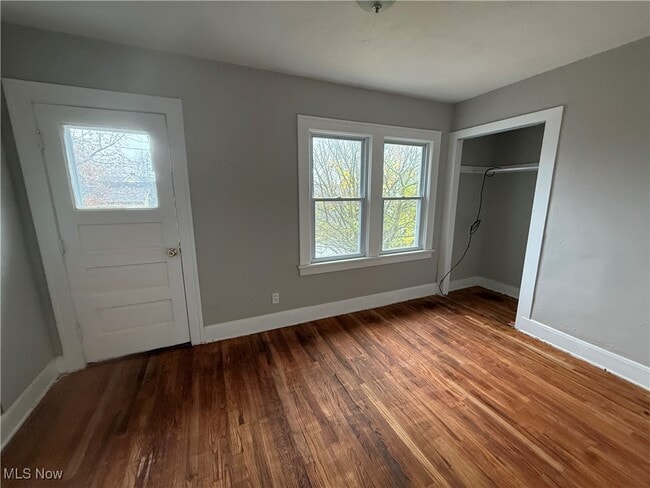 Building Photo - 19600 Pasnow Ave