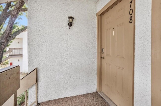 Building Photo - 12100 Melville Dr