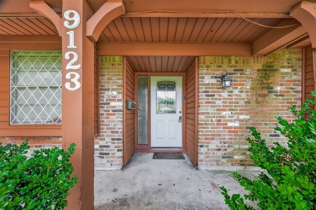 Building Photo - 9123 Langdon Ln