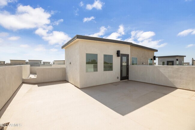 Building Photo - 7358 E Casitas Del Rio Dr