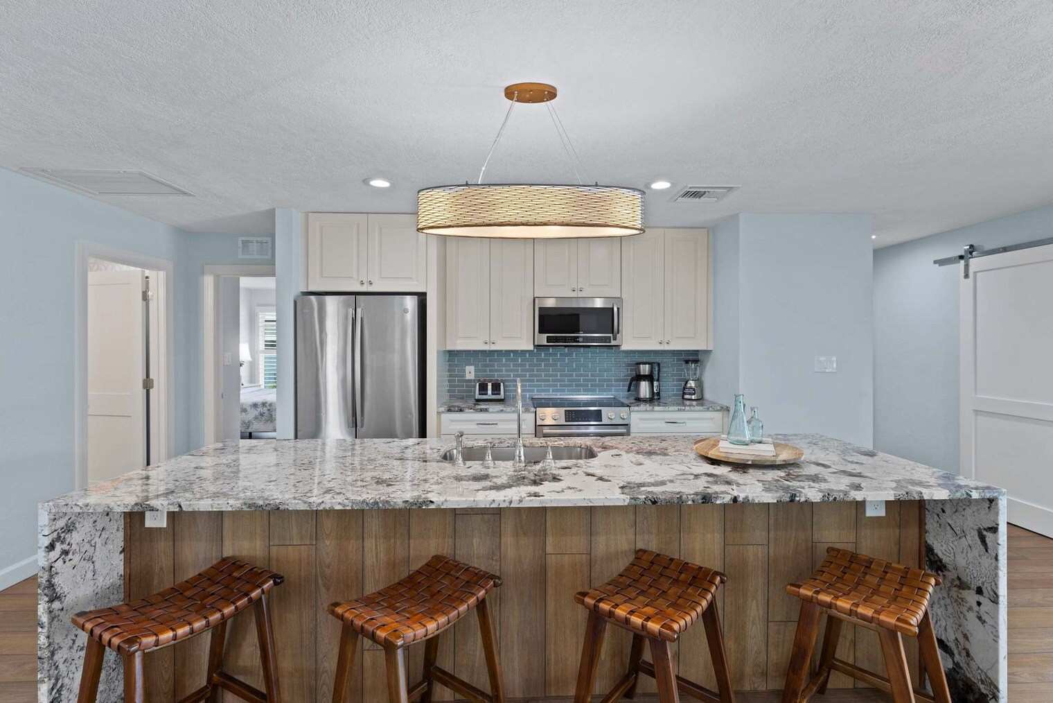 Building Photo - 2218 Kings Lake Blvd