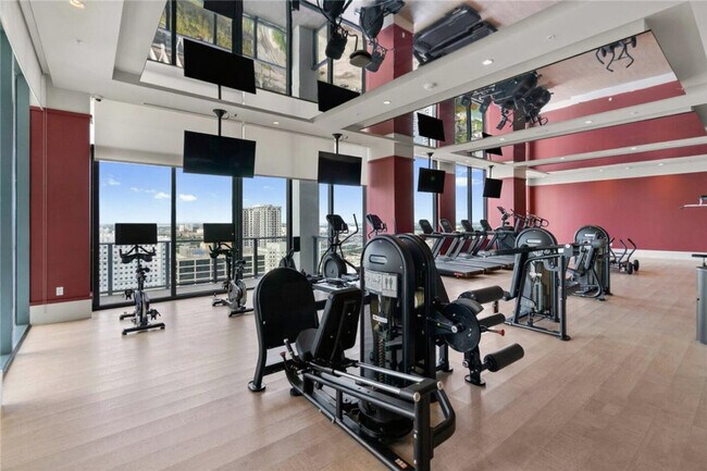 Building Photo - 601 N Miami Ave