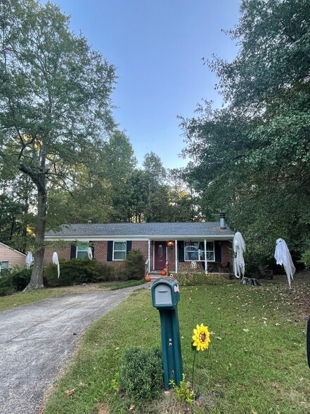 Building Photo - 130 Oliver Cir