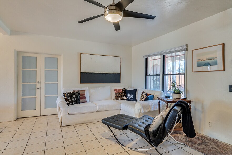 Building Photo - 1925 E Water St