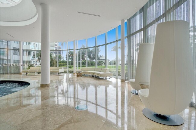 Building Photo - 5161 Collins Ave