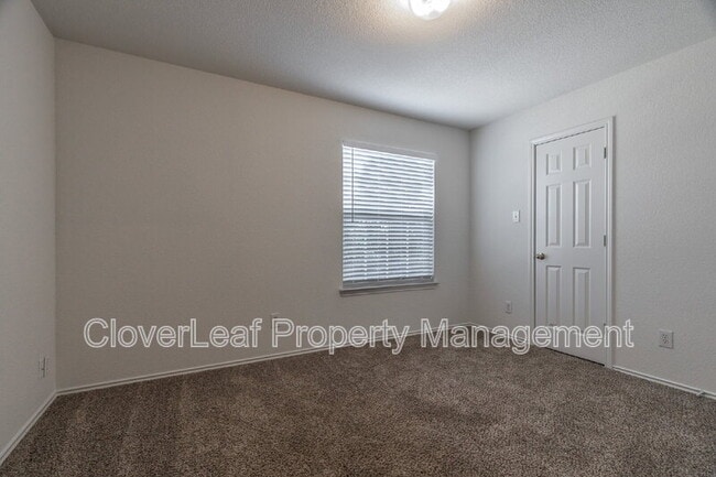 Building Photo - 446 S Water Ln
