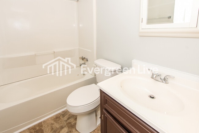 Building Photo - 213 Andover Cir