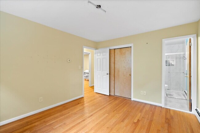 Building Photo - Find Your Forever Home in Valewood Manor