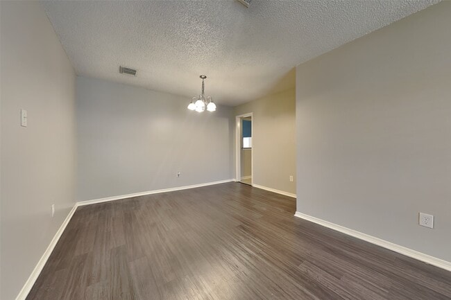 Building Photo - 13906 Rosetta Dr