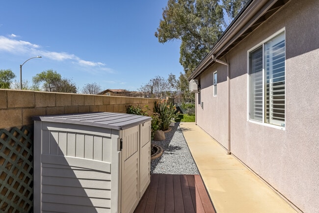 Building Photo - 35797 Rosedown Ln