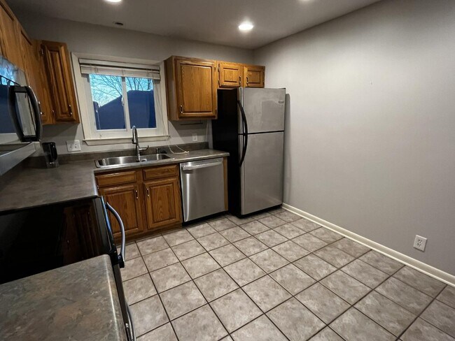 Building Photo - 4540 S Trace Blvd