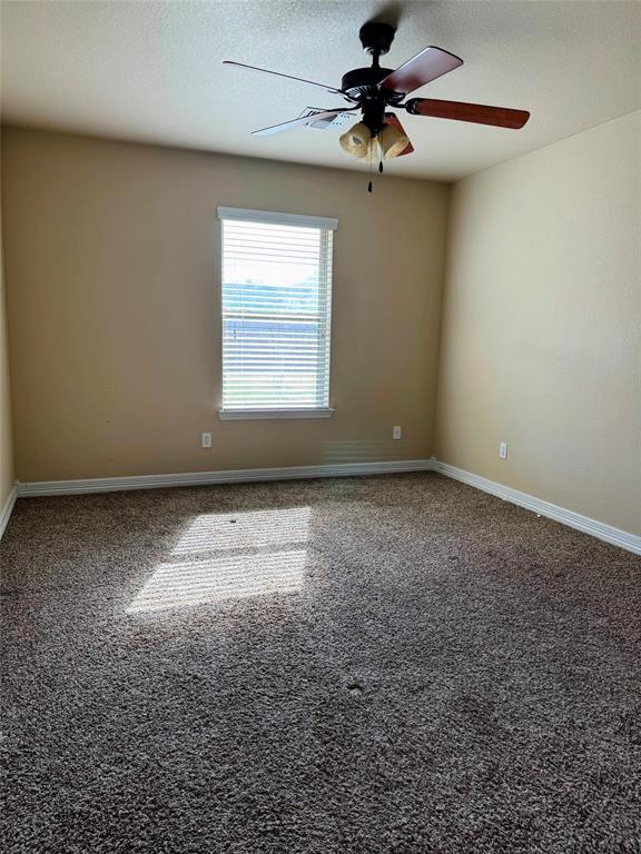 Building Photo - 220 Derek Ln